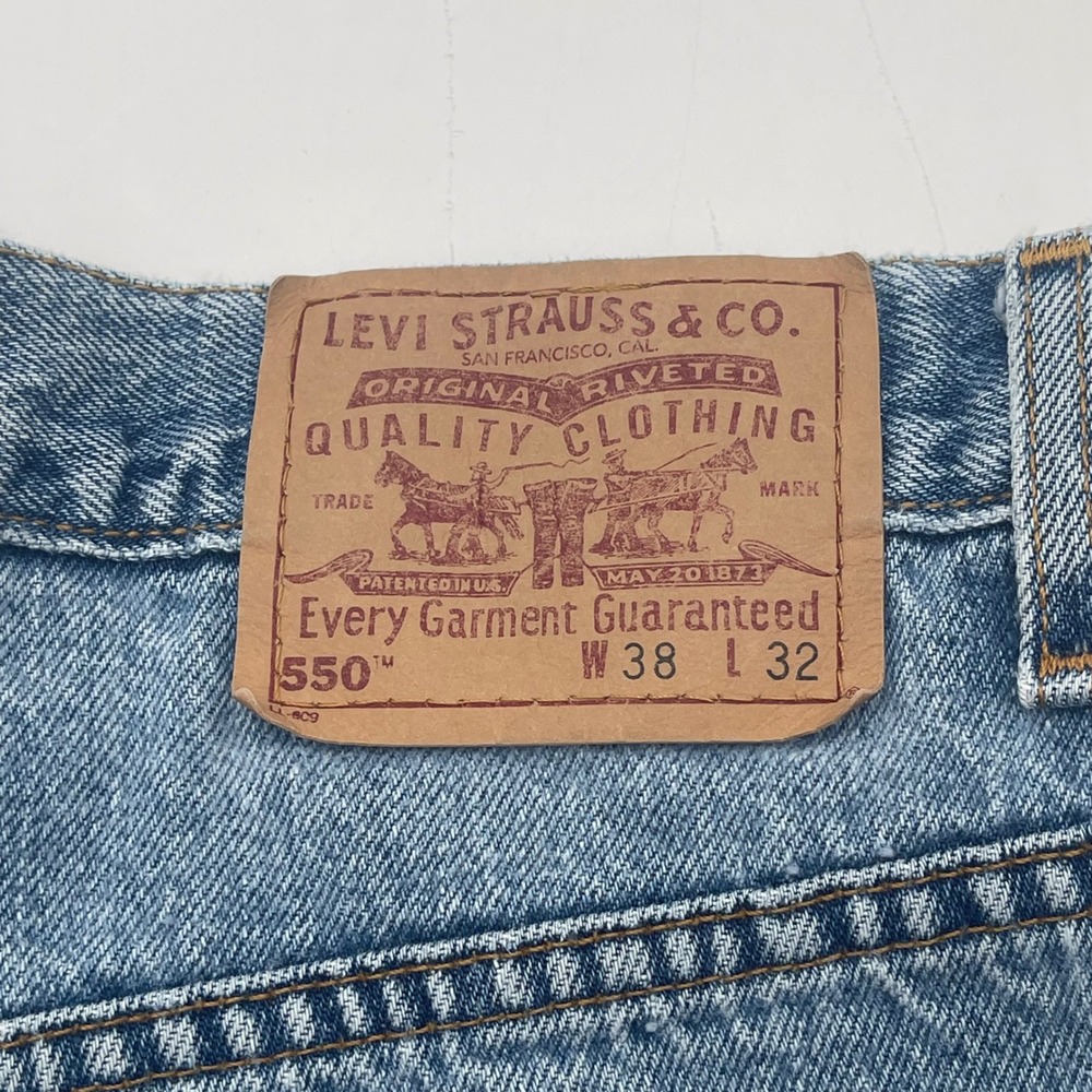 Vintage Levi Strauss 550 Relaxed Fit Jeans Mens W38 L32 Light Wash Denim USA Y2K